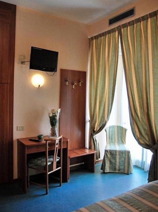 Hotel Acerboli Rimini Bagian luar foto