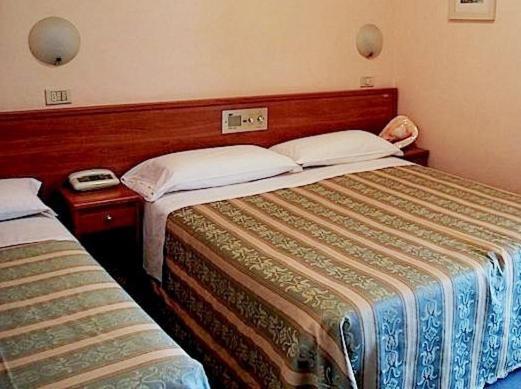 Hotel Acerboli Rimini Bagian luar foto