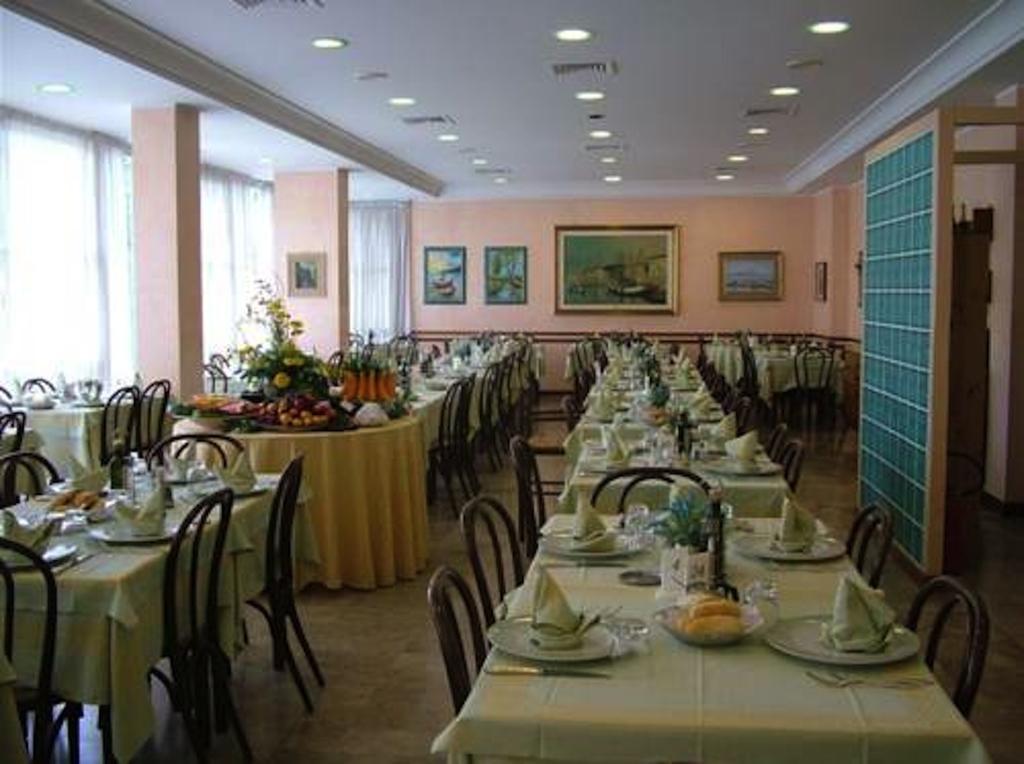 Hotel Acerboli Rimini Bagian luar foto
